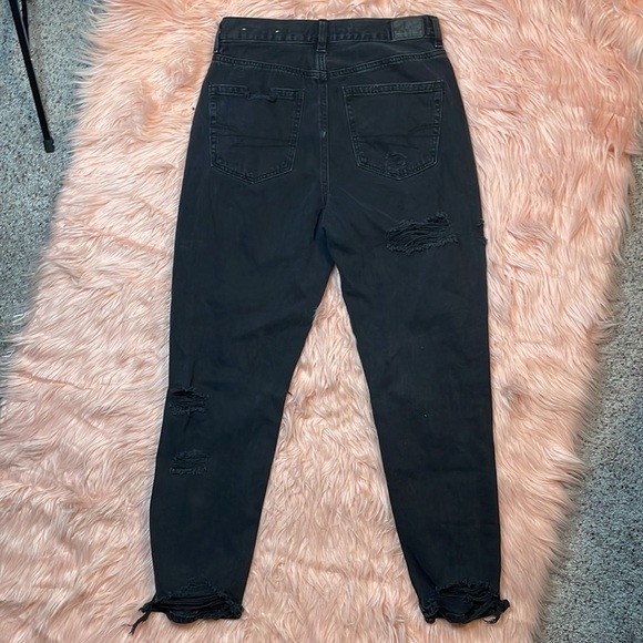American Eagle Black Distressed Mom Jean Size‎ 6 - Picture 4 of 8